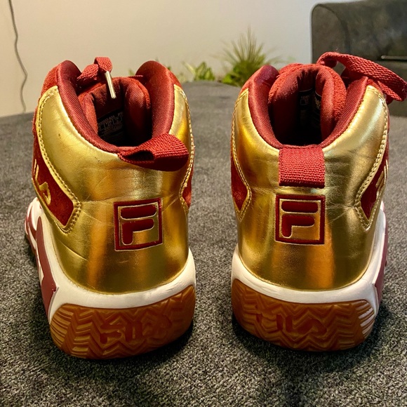 FILA - Picture 3 of 5